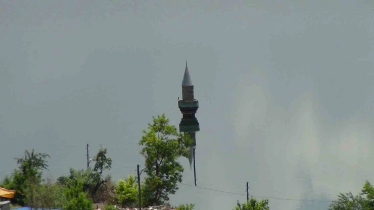 Kars'ta köy sular altında, minare dışarıda kaldı