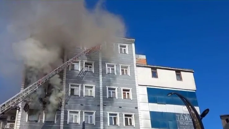 Kars'ta otel yangını