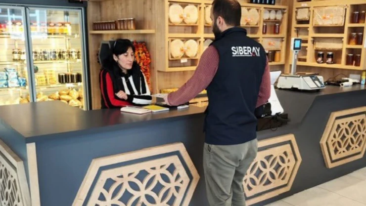 Kars'ta polisten esnafa bayram uyarısı