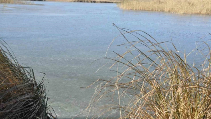 Kars'ta soğuktan Lavaş Gölü dondu