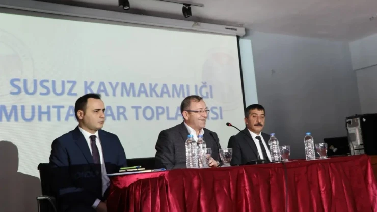 Kars Valisi Polat, Susuz'da muhtarlarla buluştu