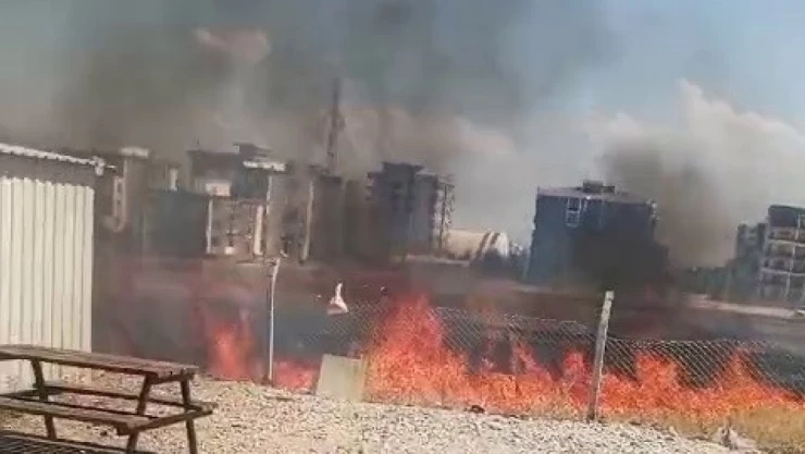 Konteyner kent yanında çıkan yangın korkuttu