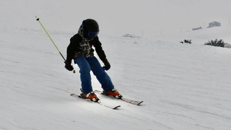 Küpkıran Kayak Merkezi kayakseverlerle doldu