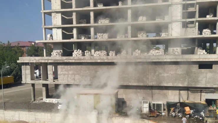 Kuru ot yangını korkuttu