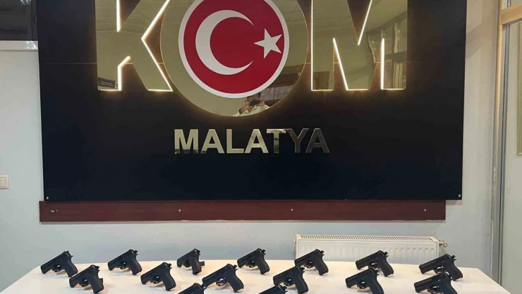Malatya'da çok sayıda kaçak silah ele geçirildi