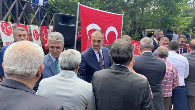 MHP'de bayramlaşma programına yoğun katılım
