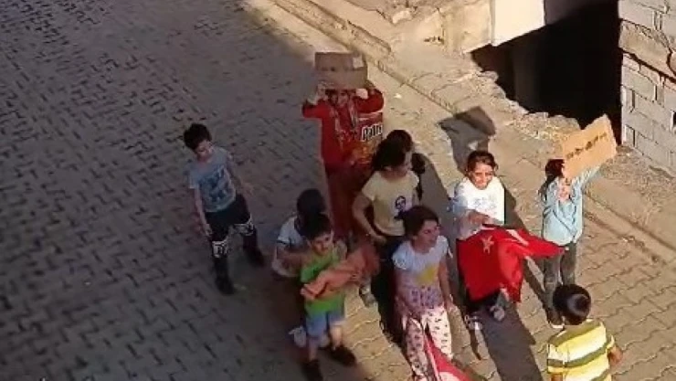 Miniklerden Filistin'e destek yürüyüşü