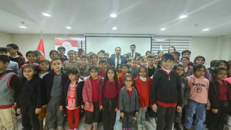 Muradiye'de 'Filistin' temalı sinema etkinliği