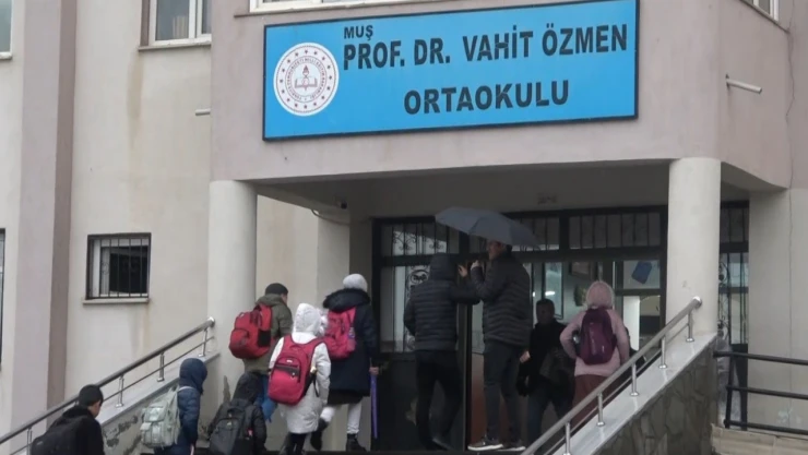 Muş'ta ara tatil sonrası ilk ders zili çaldı