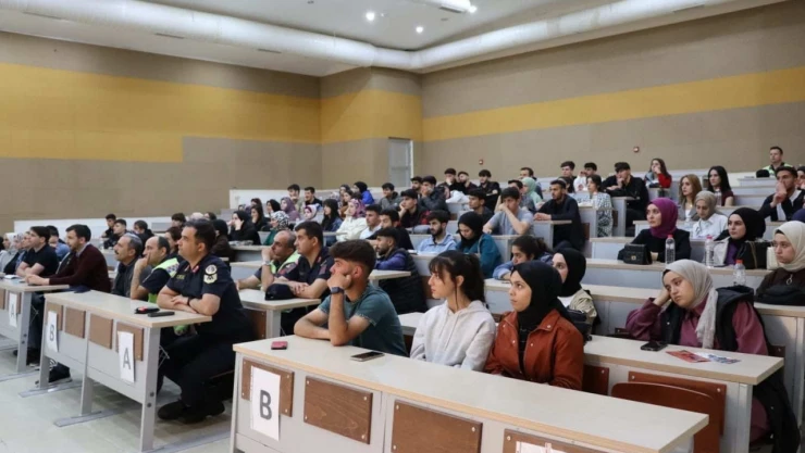 Muş'ta öğrencilere trafik eğitimi verildi