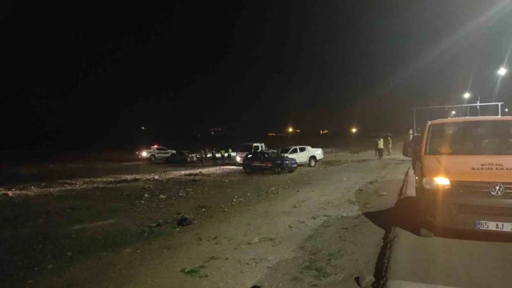 Muş'ta takla atan otomobil tarlaya uçtu: 3 yaralı