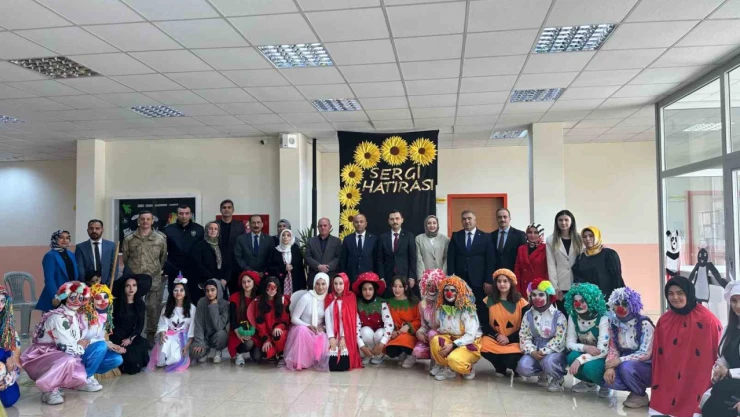 Nenehatun Mesleki ve Teknik Anadolu Lisesi'nde 'Çocuk Gelişimi ve Bilim' yılsonu sergi etkinliği