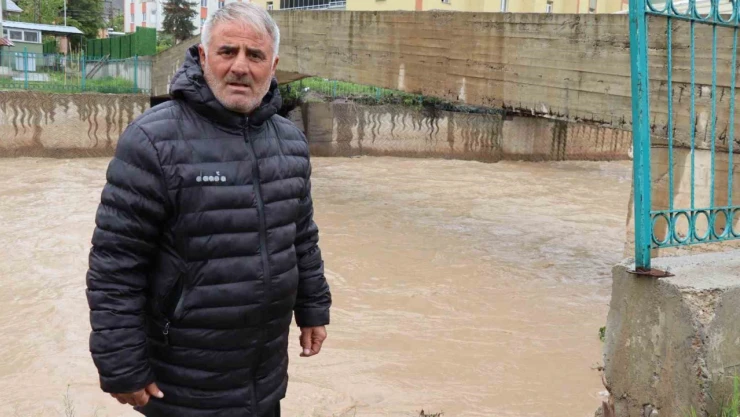 Oltu Çayı coştu