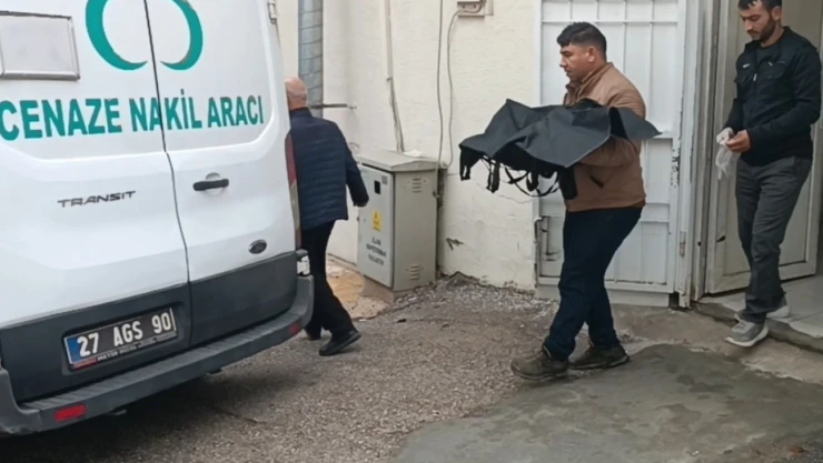 Otomobilin çarptığı 3 yaşındaki çocuk kurtarılamadı