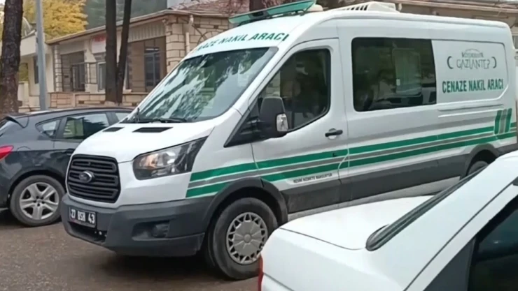 Park yeri tartışmasında bıçaklanan genç kurtarılamadı