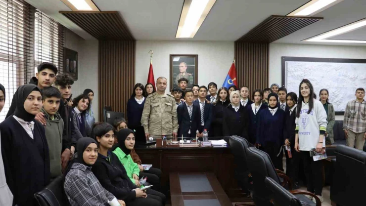 Patnos'ta liselere jandarma mesleği tanıtıldı