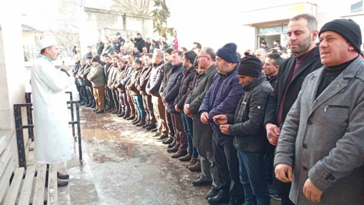 Posof'ta odunluğun tavını çöktü: 1 ölü