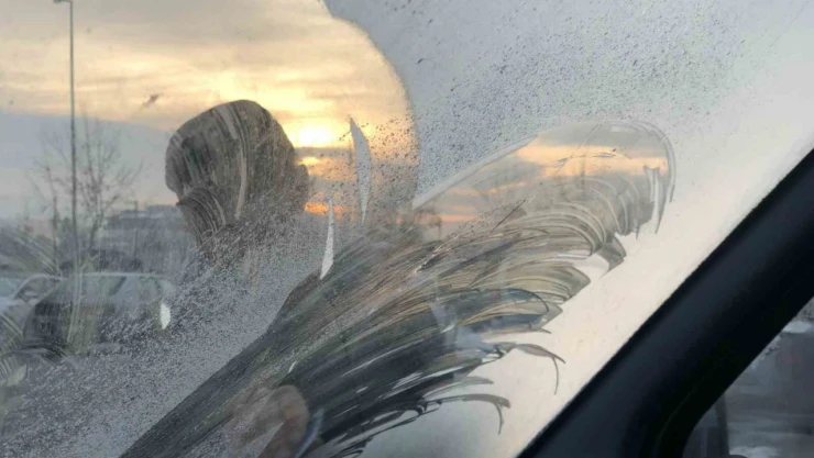 Refahiye ve Otlukbeli buz kesti