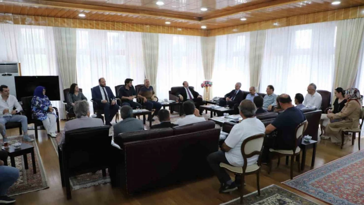 Rektör Hacımüftüoğlu: 'Atatürk Üniversitesi'nin geleceğini hep birlikte şekillendireceğiz'