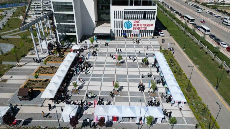 SBTÜ'de Üniversite Tercih ve Tanıtım Fuarı düzenlendi