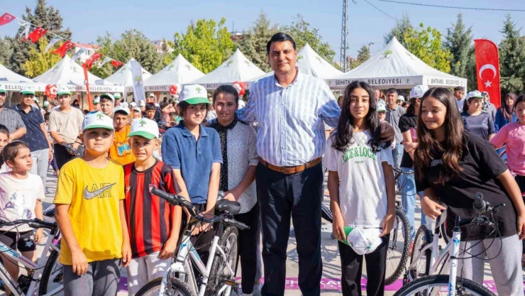 Şehitkamil'de 2. etap bisiklet dağıtımları başladı