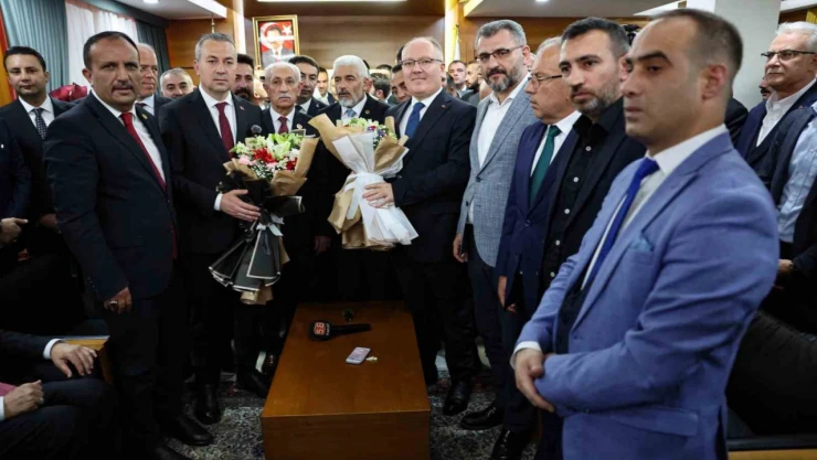 Sivas Belediye Başkanı Adem Uzun, görevi devraldı