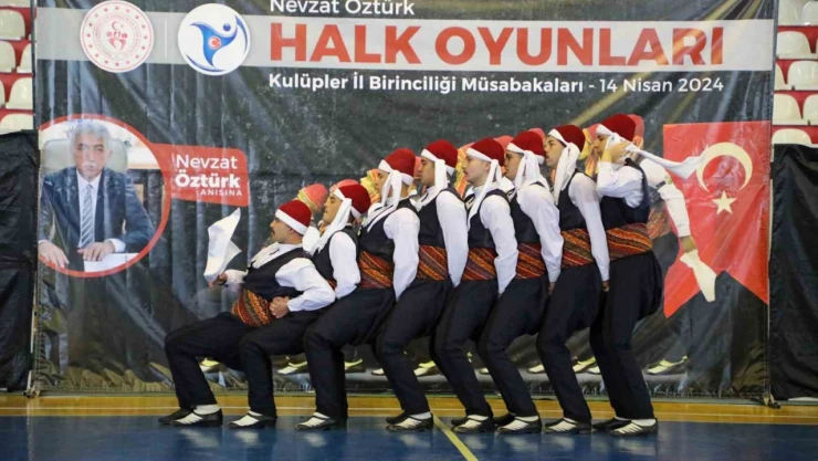 Sivas'ta Halk Oyunları rüzgarı esti