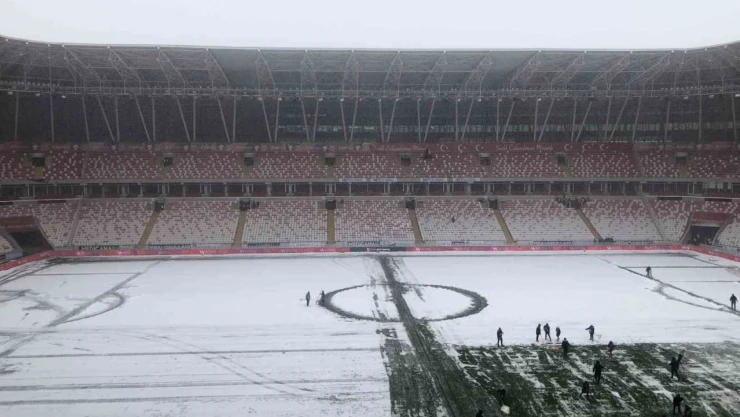 Sivasspor, Kasımpaşa maçının oynanmasına karar verildi
