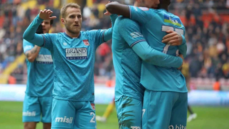 Sivasspor'un galibiyet serisi 2 maça çıktı