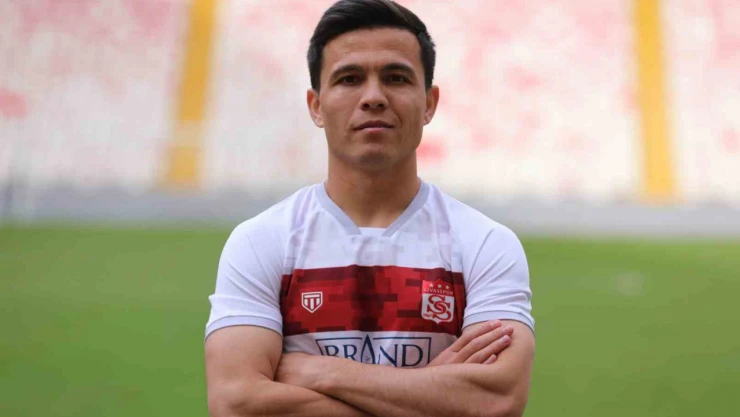 Sivassporlu Azizbek Turgunboev'e milli davet