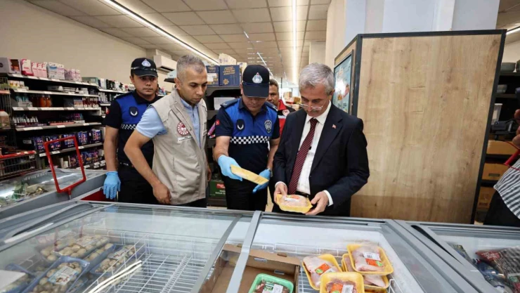Tahmazoğlu: 'Halkın sağlığı ile kimse oynayamaz'