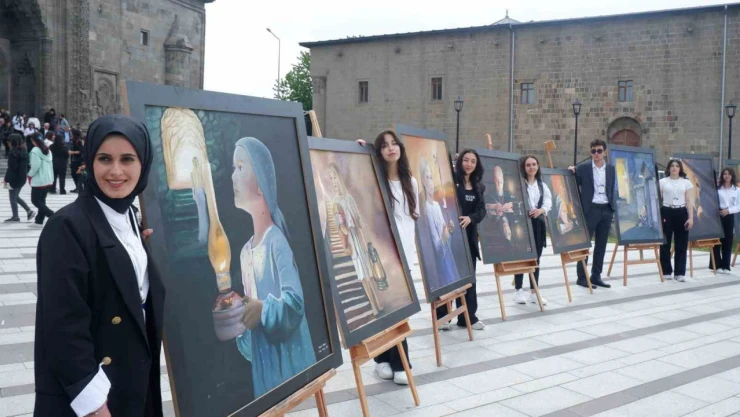 Tarihi binada mezuniyet sergisi