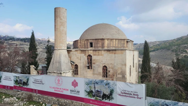 Tarihi Kurşunlu Cami'de restorasyon hızla ilerliyor