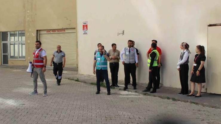 Tatvan'da gerçeği aratmayan tatbikat