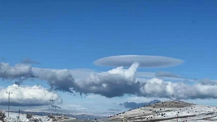 Tatvan'da mercek bulutu görüntülendi