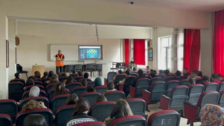 Tatvan'da öğrencilere 'hayvan sevgisi' aşılanıyor