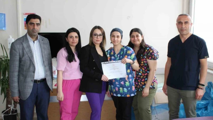 Tatvan Devlet Hastanesindeki birimlere teşekkür belgesi