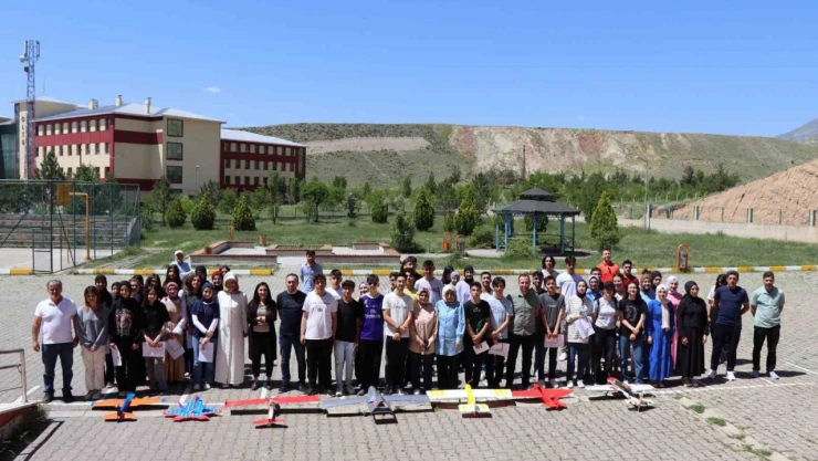 Tek hayalleri Teknofest'te yarışmak