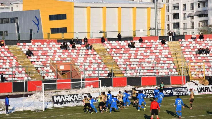 TFF 2. Lig Kırmızı Grup: Vanspor FK: 2 - Karacabey Belediye Spor: 0