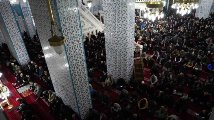 Türkiye'de ilk bayram namazı Iğdır'da kılındı