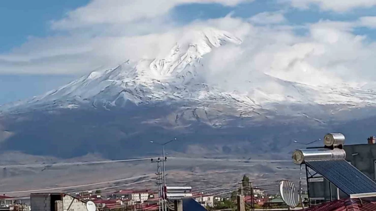 Türkiye'nin 'çatısı' beyaza büründü