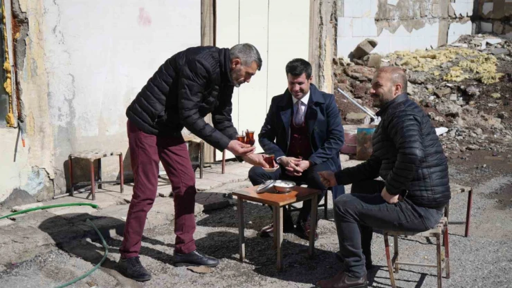 Uyuşturucu bağımlılığından kurtulup iş hayatına atılan babanın hikâyesi bağımlılara umut oluyor