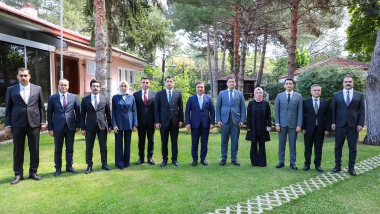 Vali Aydoğdu, vali yardımcıları ve ilçe kaymakamlarıyla toplantı yaptı