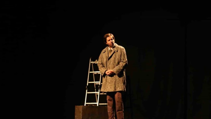 Van Büyükşehir 'Ben Feuerbach' tiyatro oyununu sanatseverler buluşturdu