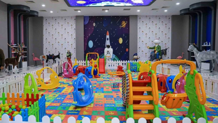 Van Büyükşehir Belediyesi 'Oyuncak Evi' kurdu
