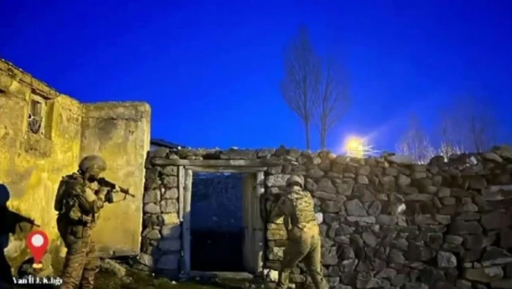 Van'da 16 kişi tutuklandı