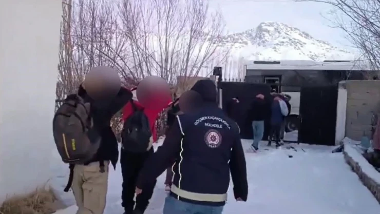 Van'da 3 organizatör tutuklandı