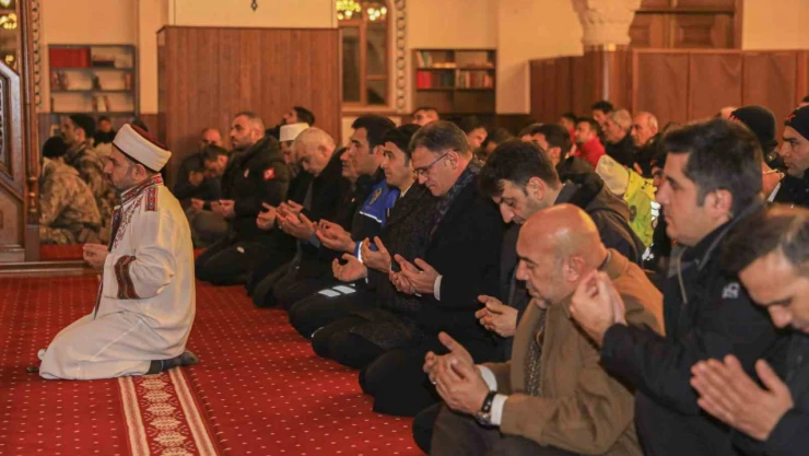 Van'da 6 Şubat depremi için anma programı düzenlendi