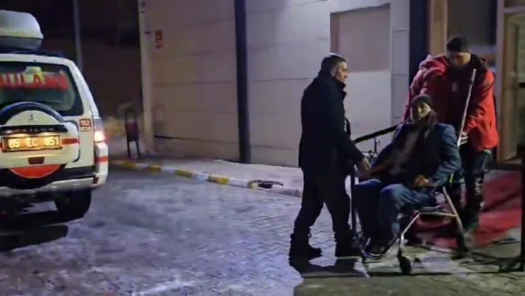 Van'da göğüs ağrısı olan hastaya snowtrack ambulansla ulaşıldı