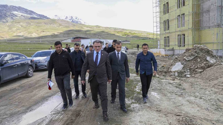 Van'da ihtiyaç sahibi 51 kadın için yapılan konutlar hızla tamamlanıyor